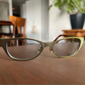 Stylish Green Cat-Eye Sunglasses